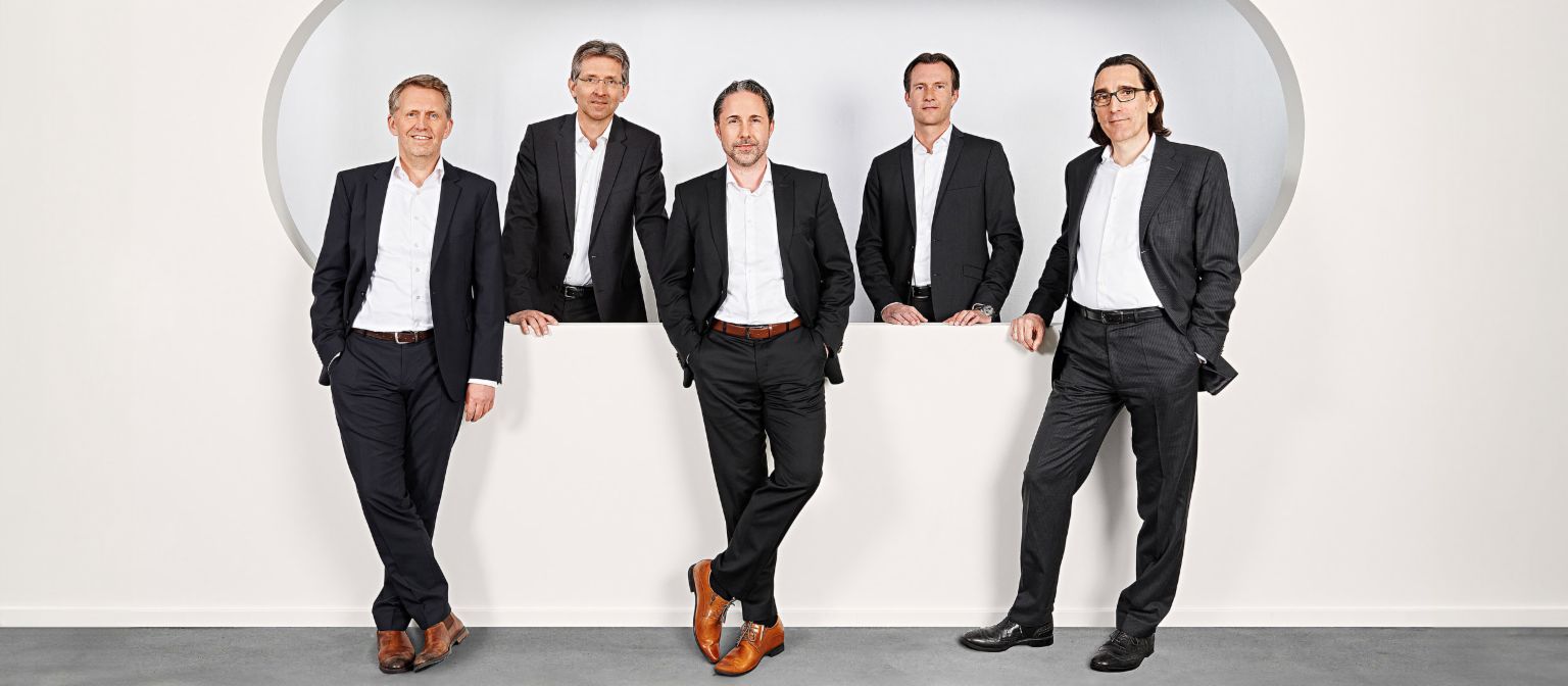 Az EOS igazgatótanácsának csoportképe (balról jobbra) Andreas Kropp (Németország), Justus Hecking-Veltman (Pénzügy), Marwin Ramcke (Vezérigazgató), Carsten Tidow (Kelet-Európa) és Dr. Andreas Witzig (Nyugat-Európa)