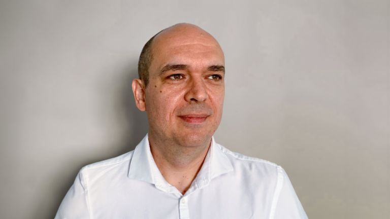 A fényképen Cristian Musat, az EOS International BVG ügyvezető igazgatója és a Kollecto+ projekt „agya” látható.